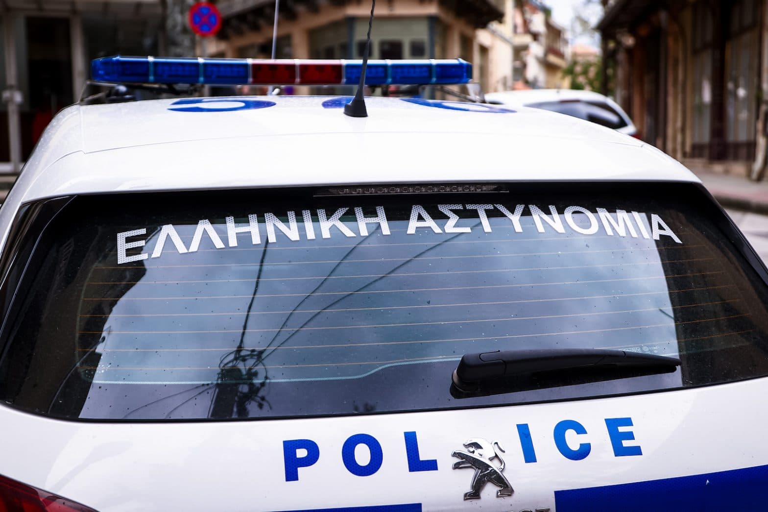 18-vjeçarja rrëfeu se daja e kishte përdhunuar që prej moshës 9-vjeçare, shqiptari vret mikun në Greqi