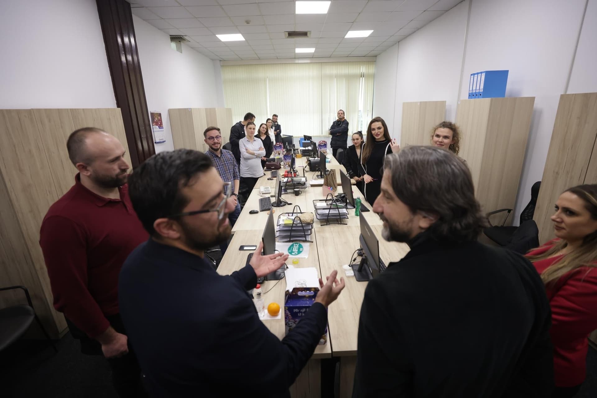 Rama: Banorët rezidentë s’do të paguajnë parkimin për veturën e parë, çmim më të lirë për veturën e dytë
