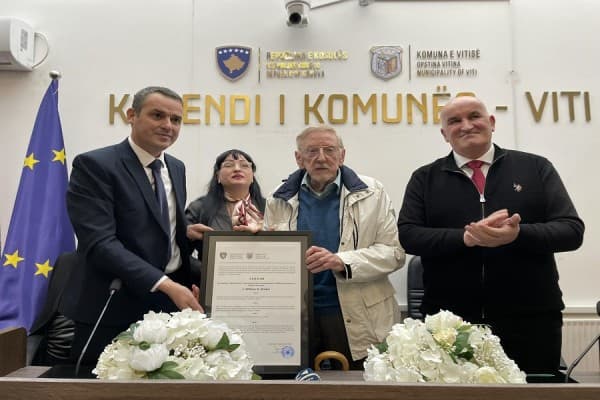 William Walker shpallet “Qytetar Nderi” i Vitisë