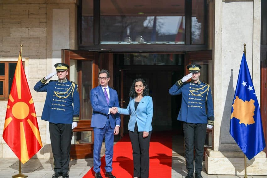 Osmani pas takimit me Pendarovskin: Procesi i integrimit evropian – prioritet që na bashkon, të ndihmojmë njëra-tjetrën