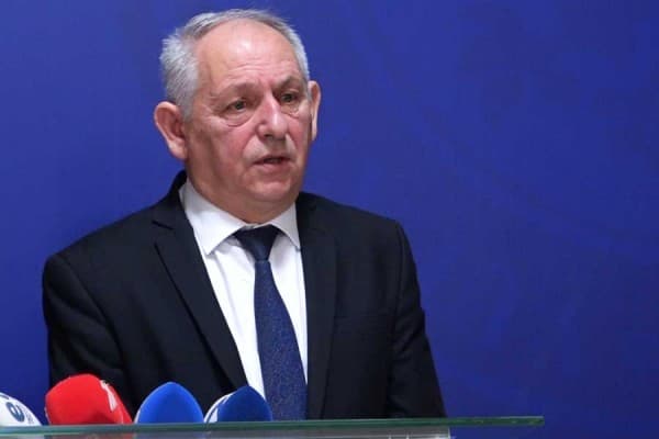 ​Kushti 15 vite punë, AAK kërkon nga Avokati i Popullit ta ndryshojë Ligjin për skemat pensionale