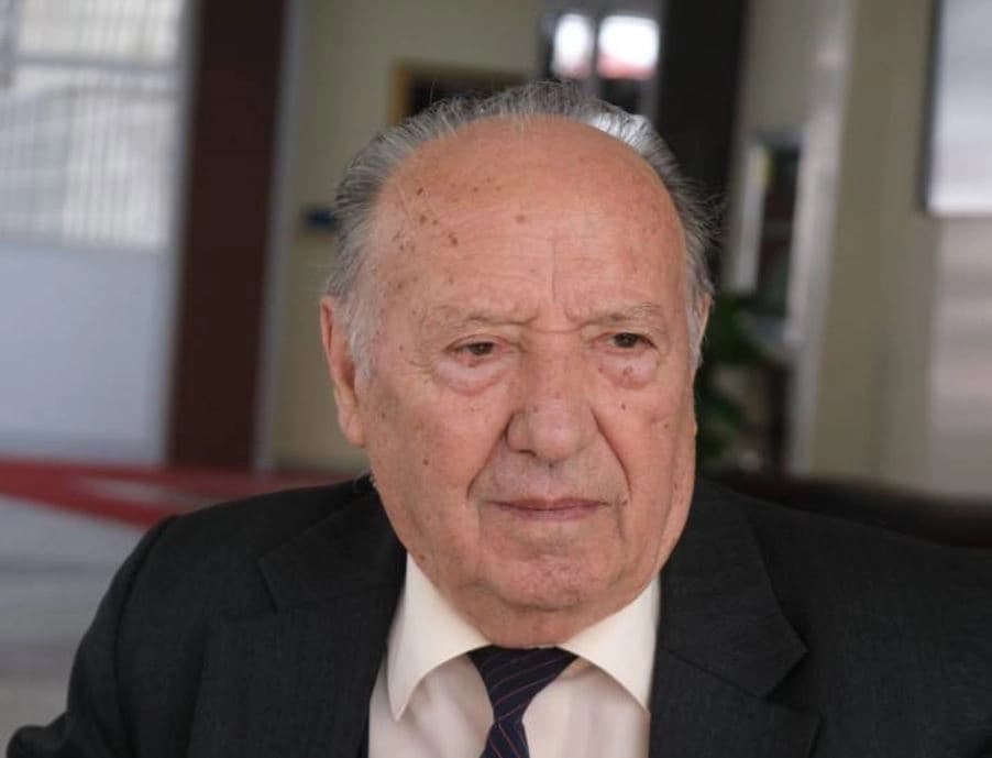 Osmani ngushëllon familjen e akademik Feriz Krasniqit: Kontributi i tij për themelimin e UP-së është tejet i çmuar