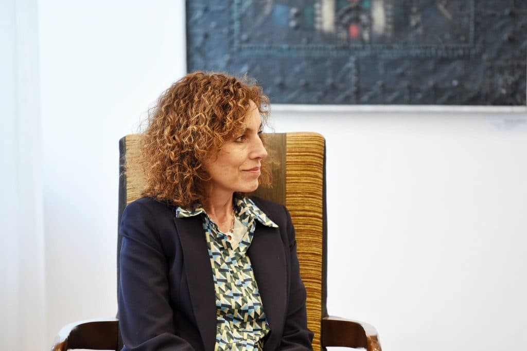Ambasadorja izraelite: Heqja e vizave për Kosovën është hap i rëndësishëm për marrëdhëniet e dy vendeve