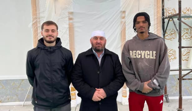Basketbollisti nga Amerika konvertohet në mysliman në Kosovë