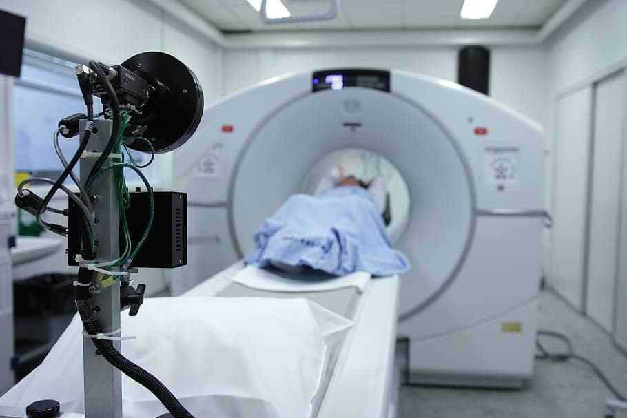 Mbi 50 kërkesa në ditë për rezonancë magnetike në Radiologji