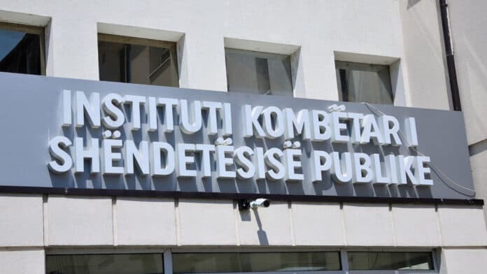 Instituti i Shëndetit Publik del me rekomandime për qytetarët se si të shmangin helmimin nga ushqimi gjatë verës