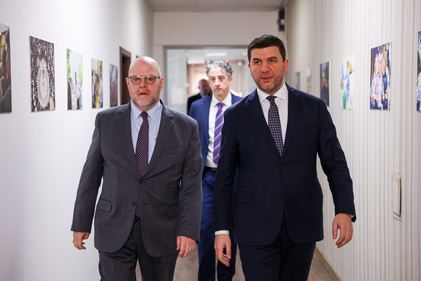 Krasniqi takohet me ambasadorin amerikan: Thelbësore ruajtja dhe thellimi i partneritetit me ShBA-në – kryealeatin strategjik të Kosovës