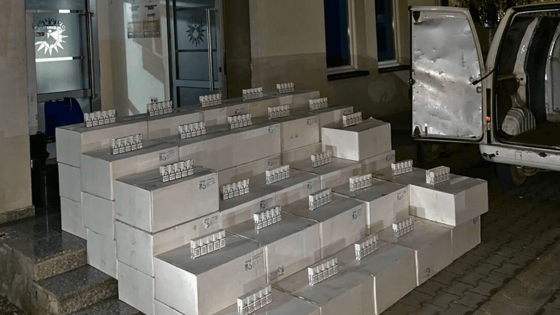 Parandalohet kontrabanda me cigare të prodhuara në Serbi me vlerë të tregut rreth 60 mijë euro