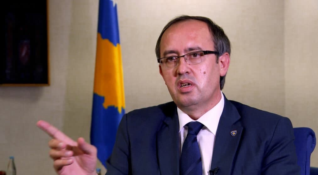 Hoti kërkon reagim qytetarë ndaj qeverisë për gazin amerikan: Kosova nuk guxon të largohet nga rruga që e ka sjellë deri këtu