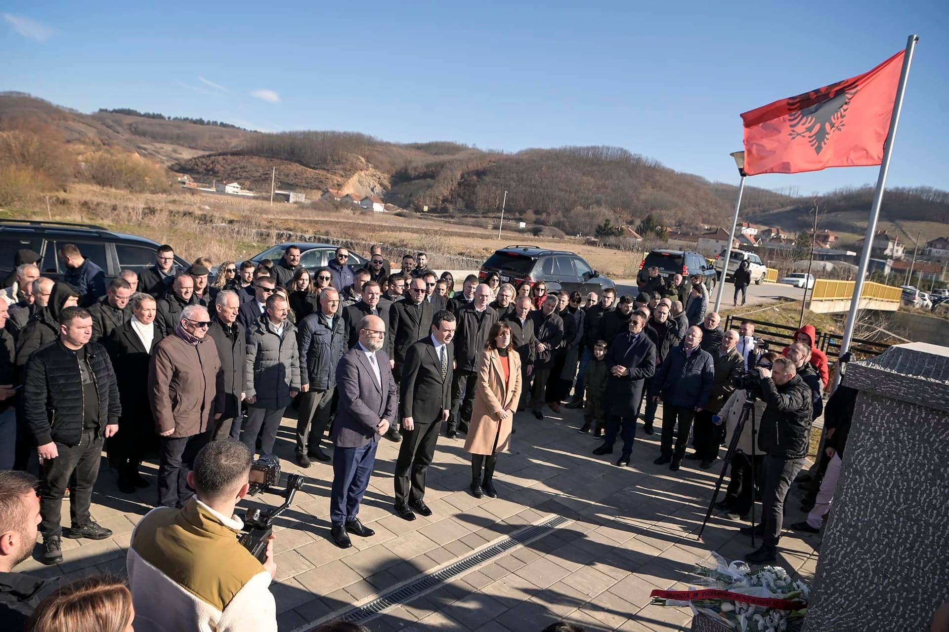 Kurti kujton Elfete Humollin vajzën e re që u vra nga policia serbe, teksa protestonte për liri