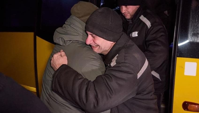 Rusia dhe Ukraina shkëmbejnë pengje lufte