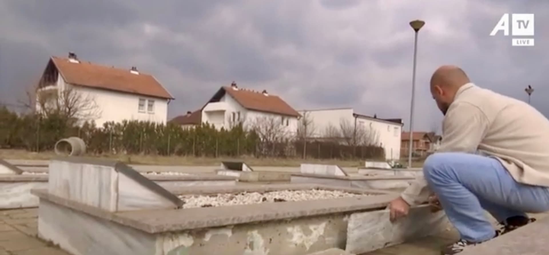 Varrezat e martirëve në Fushë Kosovë në gjendje jo të mirë, Komuna nuk ka projekt për rregullimin e tyre