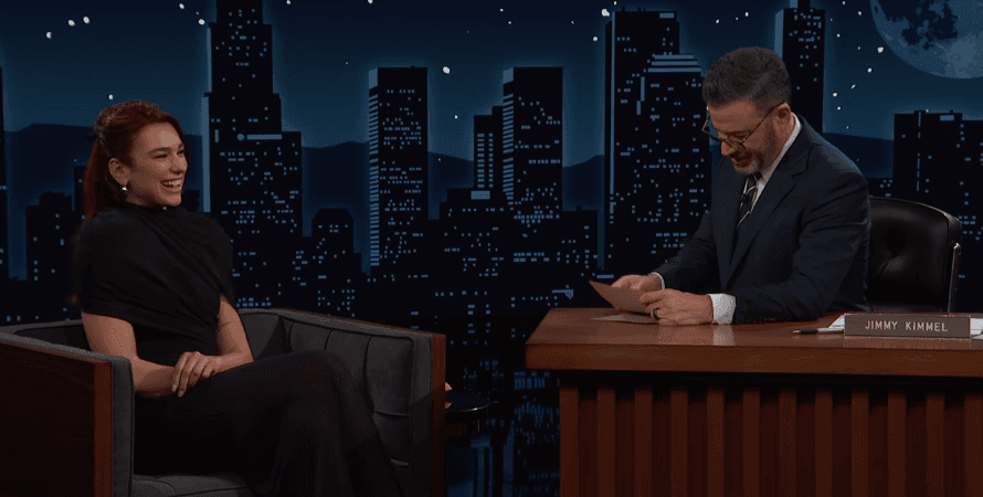 “Hyp se t’vrava, zhdryp se t’vrava”, Jimmy Kimmel lexon disa shprehje në shqip, Dua Lipa ia përkthen dhe ia tregon kuptimin e tyre