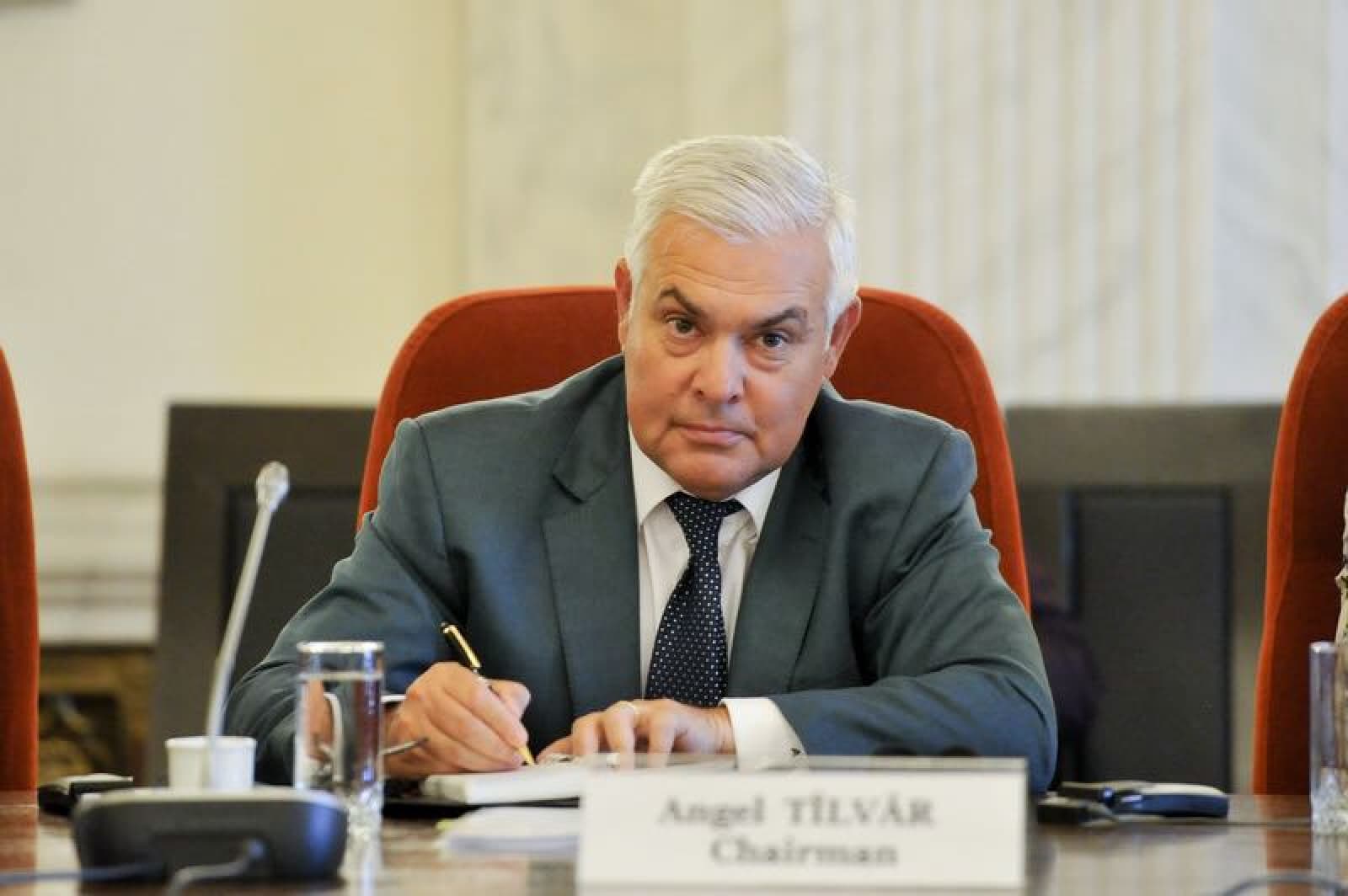 Ministri rumun i Mbrojtjes kundër rikthimit të shërbimit të detyrueshëm ushtarak