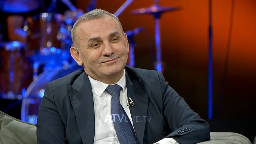 ‘Pa poezi s’mund të frymoj’ – Lulzim Tafa tregon lidhjen shpirtërore që e ka me poezinë