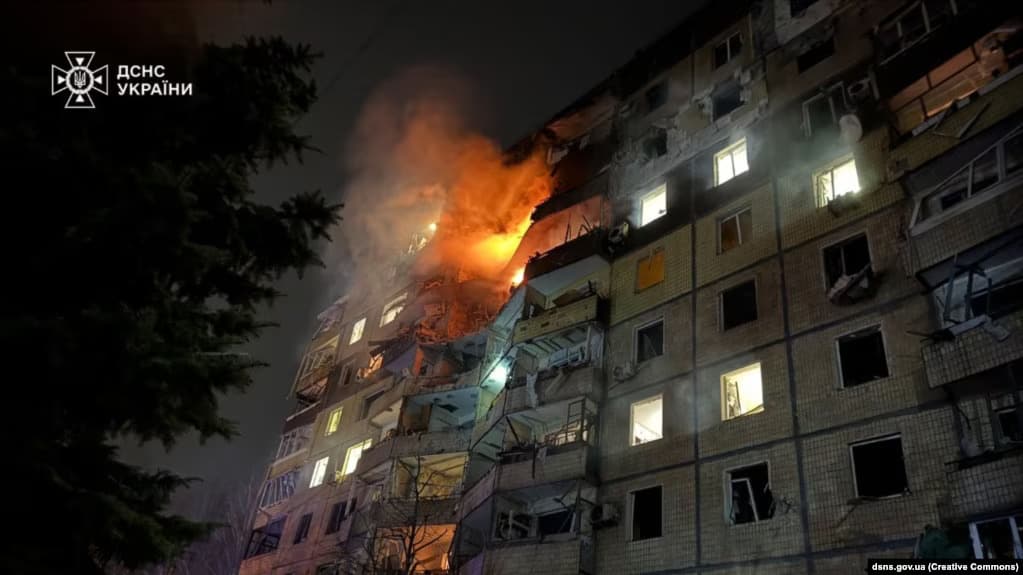Vriten tre persona nga sulmet ruse në ndërtesat e banimit në Ukrainë