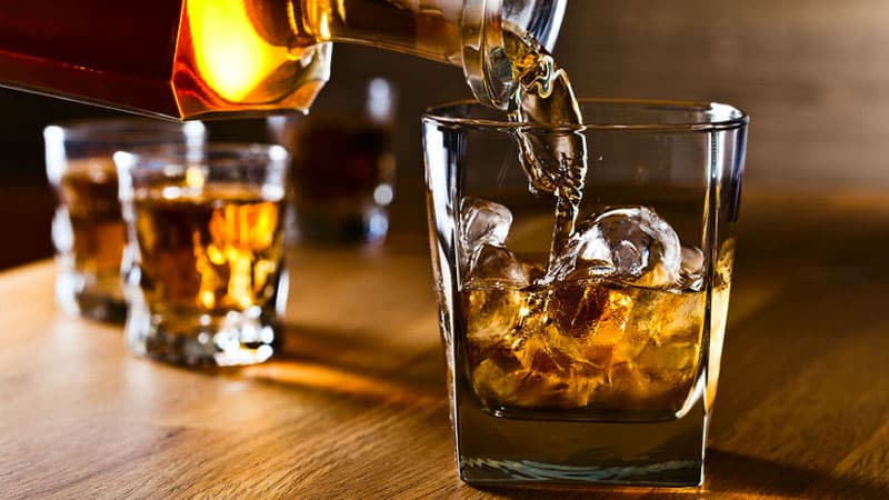 Llojet e kancerit që mund t’i shkaktojë alkooli