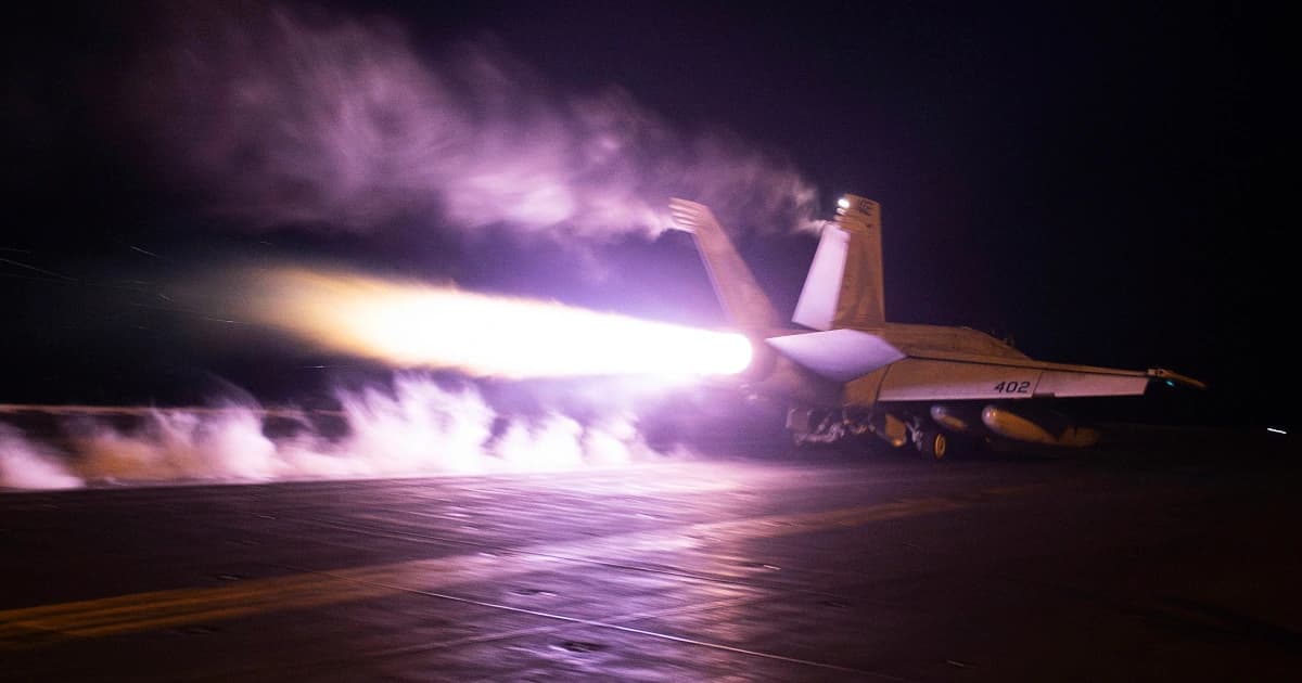 ShBA-ja shkatërron raketa dhe dronë të Huthëve