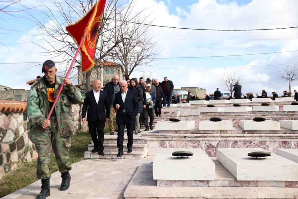 Haradinaj kujton Agron Haradinajn: Jeta për të nuk ishte aspak e e lehtë, por ai qëndroi gjithmonë i palëkundur