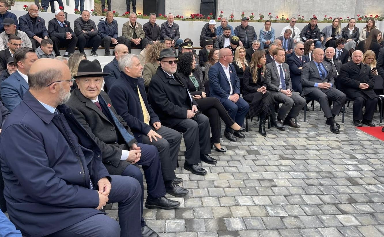 25-vjetori i Masakrës në Krushë të Madhe, ambasadorët në Kosovë kërkojnë drejtësi