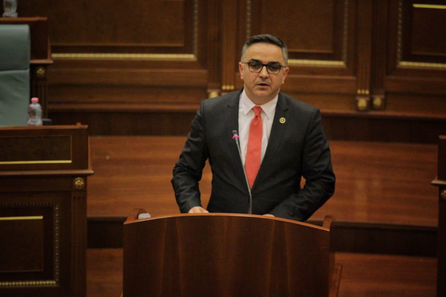 Tahiri: Qeveria ka kontraktuar 781 tenderë njëburimor të cilët pa asnjë dyshim janë burim i korrupsionit