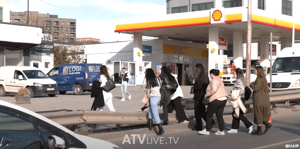 Tash e pesë muaj prej se filluan punimet, ende nuk ka përfunduar ndërtimi i mbikalimit në lagjen Veternik