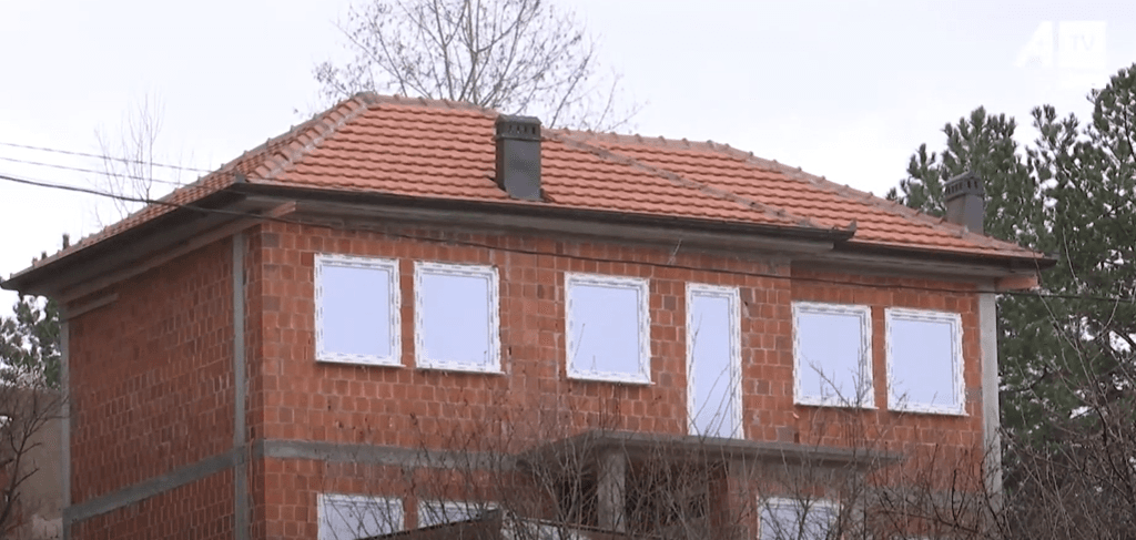Rindërtimi i shtëpive të shqiptarëve në veri, disa prej tyre janë thuajse gati
