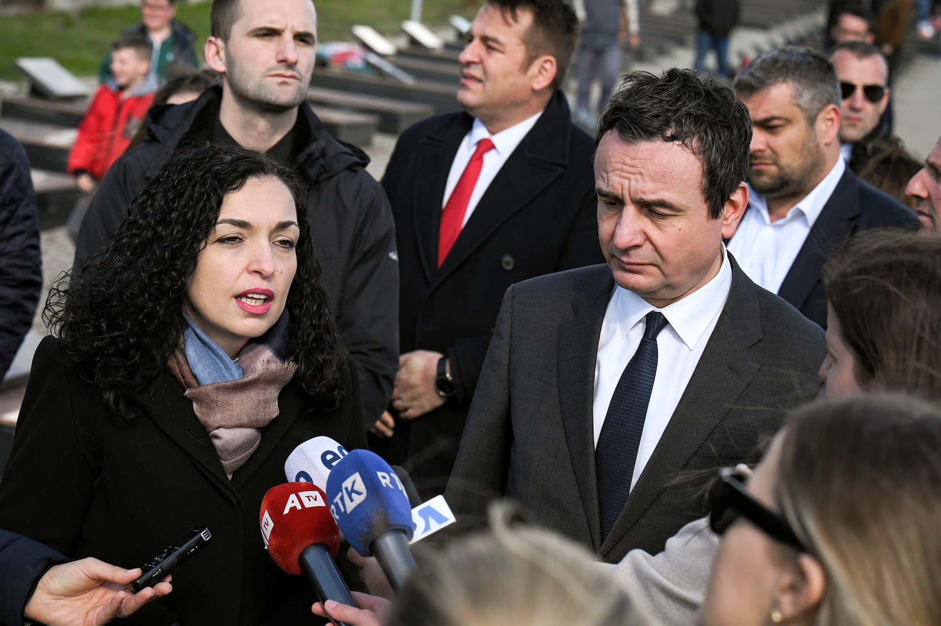 Osmani përkujton masakrën e Izbicës: Dëshmi për rrugën e vështirë nëpër të cilën kaluam