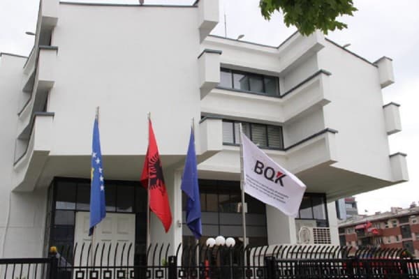 BQK paralajmëron për mesazhe mashtruese në emër të bankave