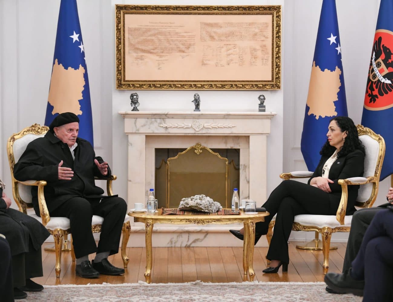 Presidentja Osmani priti në takim përfaqësues të familjarëve të të zhdukurve me dhunë