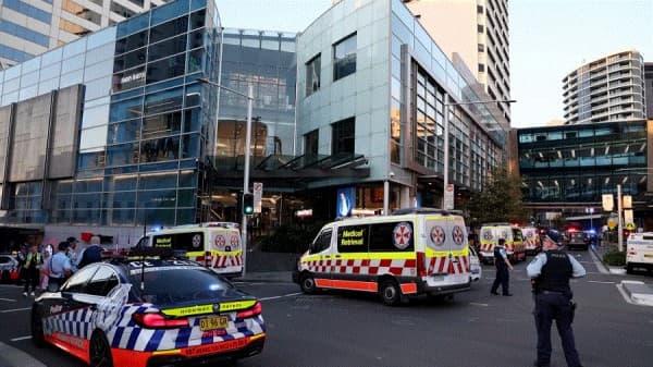 ​Sulm me thikë në një qendër tregtare në Australi, sulmuesi qëllohet nga policia