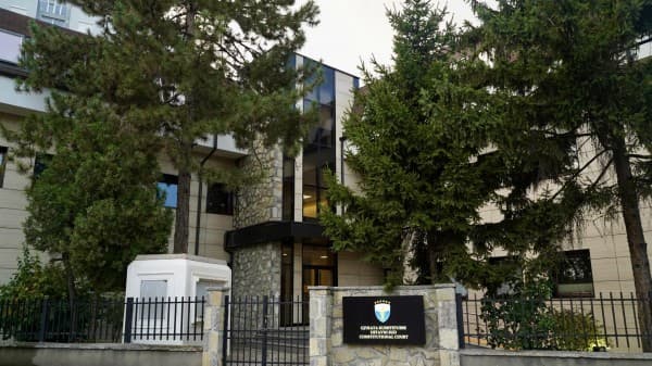 Kushtetuesja vendos për ankesat e PDK-së: Konstituimi i Kuvendit ishte me vonesë, formimi i Qeverisë s’është antikushtetues