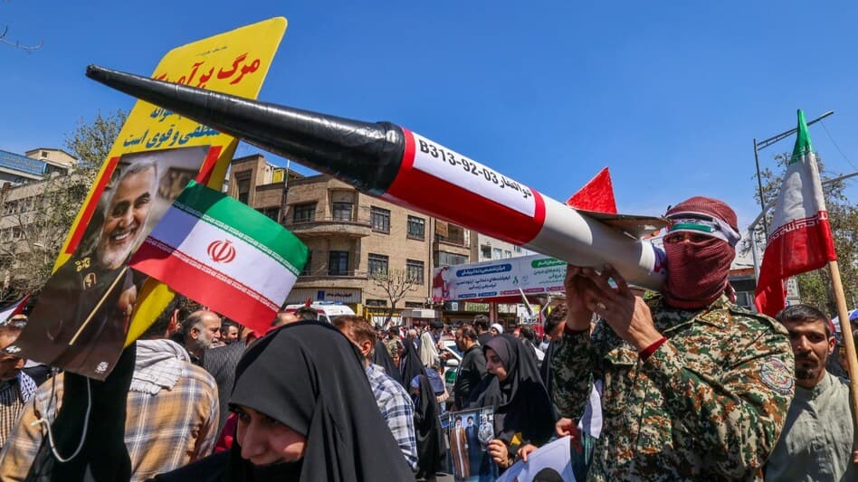 Raportohet se Irani ka lëshuar edhe raketa lundruese në drejtim të Izraelit