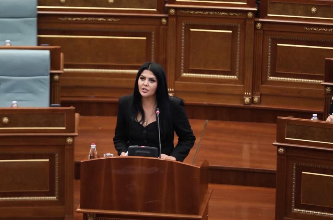 Krasniqi: Përfshirja e Ukë Rugovës në listën e LDK-së e ka ‘pezmatuar’ Gërvallën – Rugovizmi është vizion politik i guximshëm
