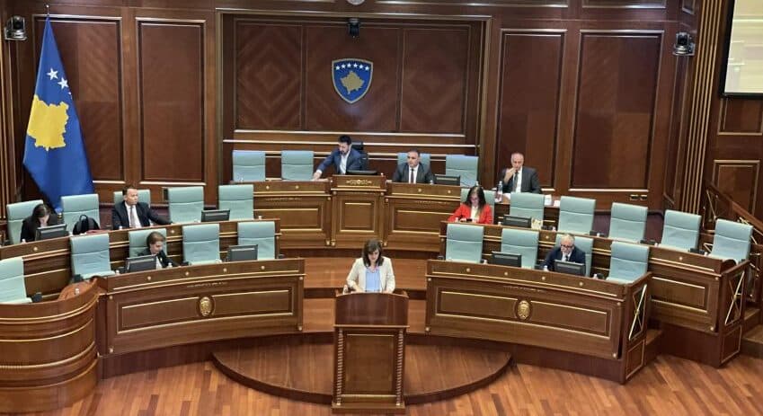 “Kur jemi bashkë, arrijmë shumë”: Bogujevci falënderon edhe opozitën për suksesin në KiE