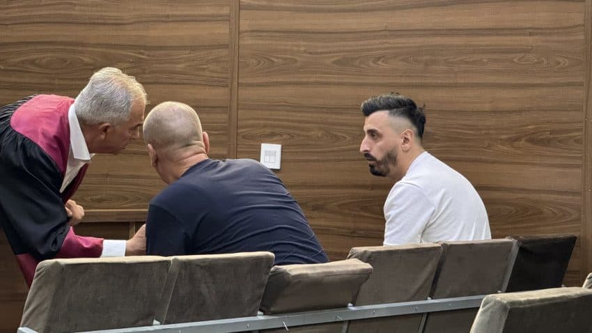 Valon Aliu thotë se së pari gjuajti në drejtim të vëllait të viktimës, pastaj vrau 21-vjeçaren e në fund ia drejtoi armën vetes