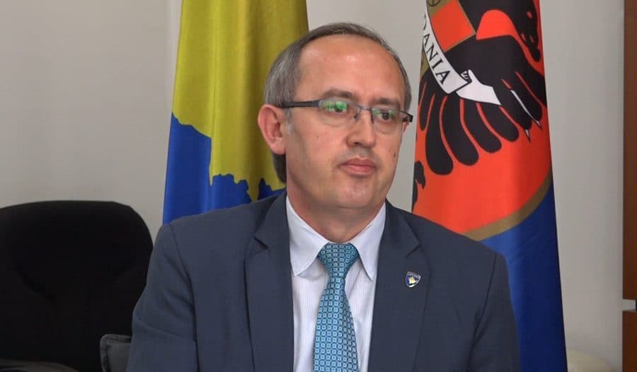 Hoti: Shteti s’arriti t’ia ofrojë mbrojtjen e nevojshme Policisë, atyre iu mungojnë shujtat e rregullta, veshmbathjet cilësore për verë e dimër
