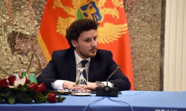 I dha shtetësi të nderit biznesmenit kosovar, Abazoviq merret në pyetje nga policia speciale malazeze