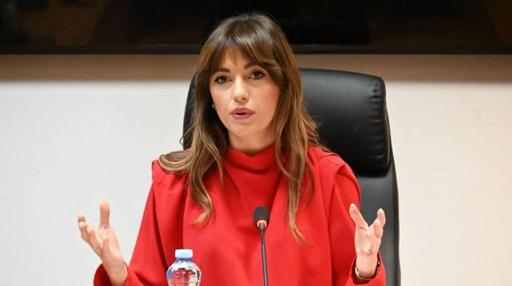 Haxhiu e dekoron Rexhep Qosjen pas vdekjes me titullin “Nderi i Republikës së Kosovës”