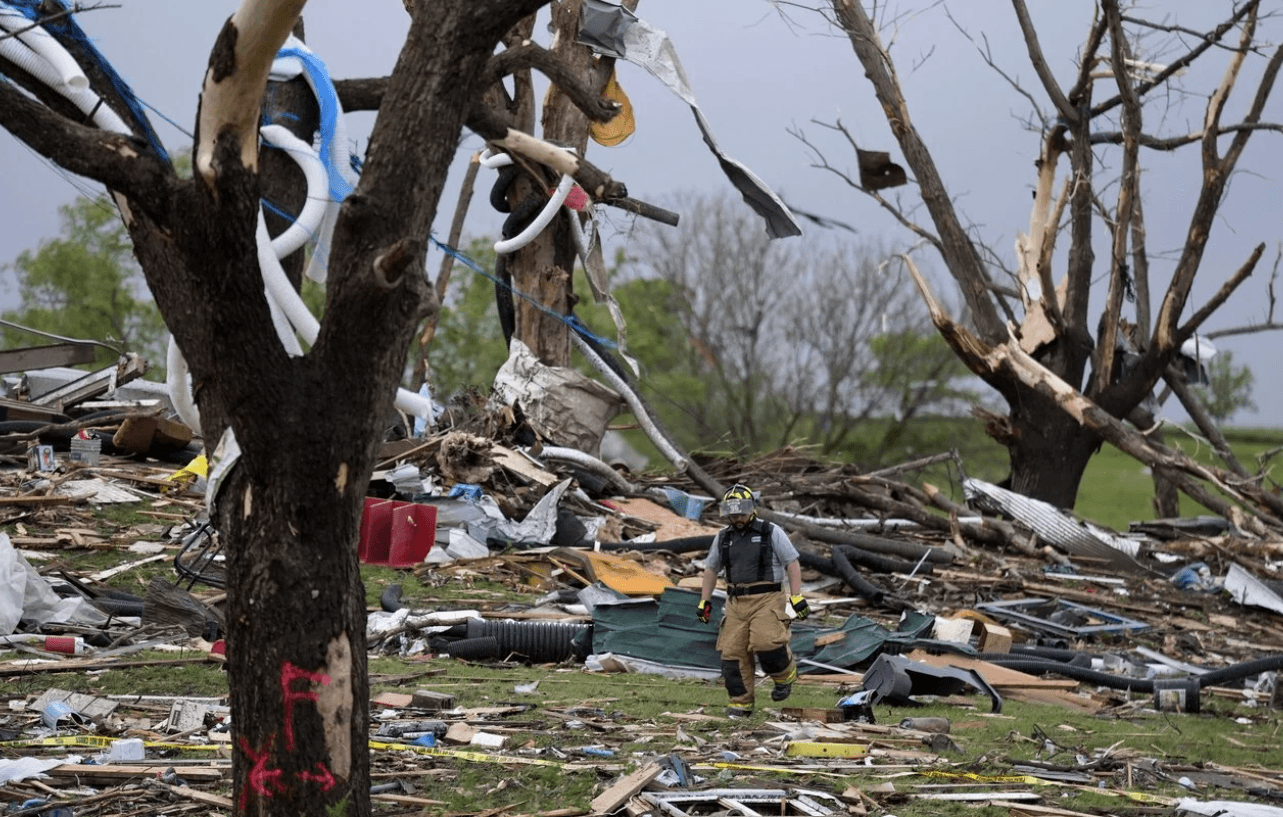 Një tornado e fuqishme shkakton shumë viktima dhe dëme në Ajova
