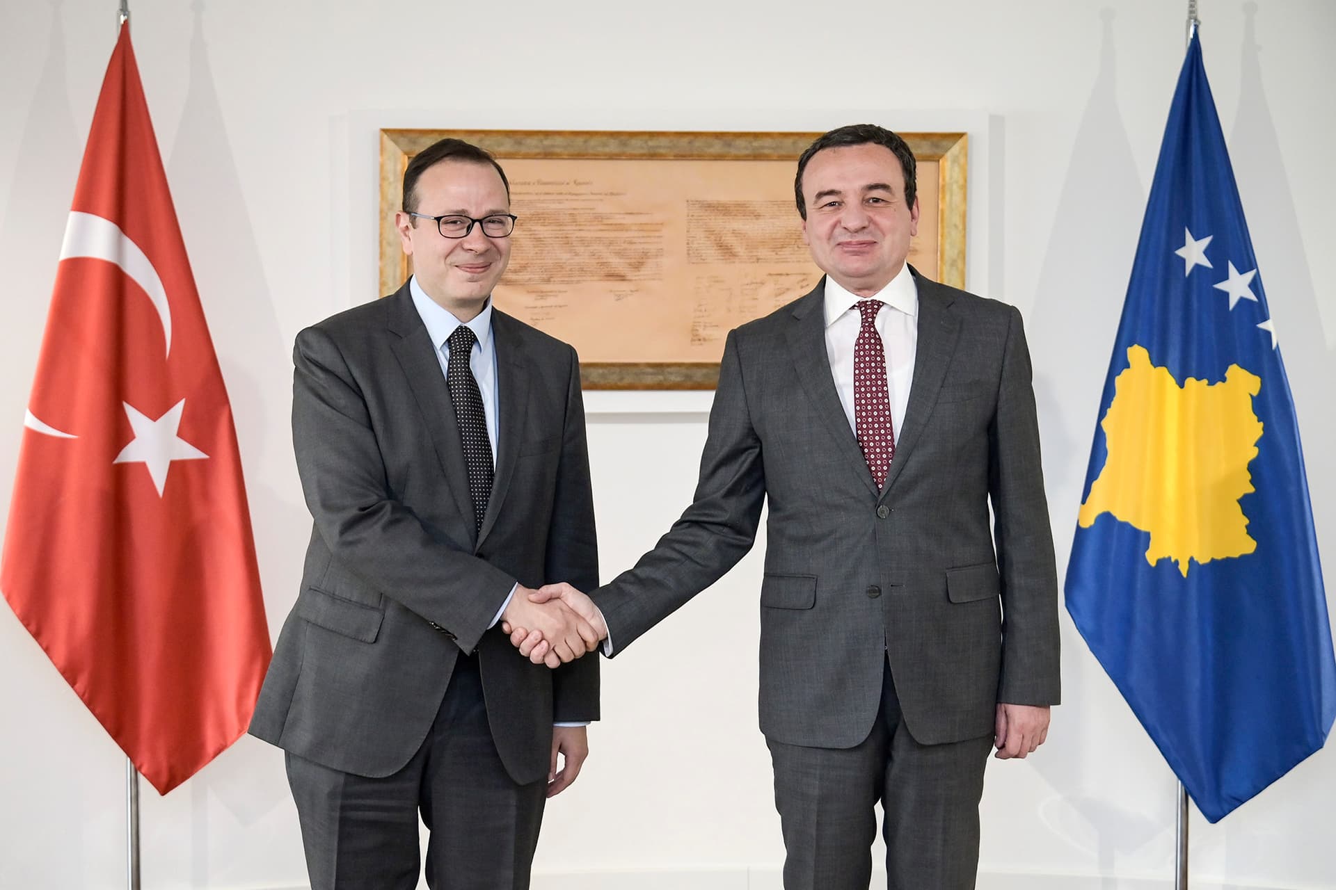 Ambasadori turk i thotë Kurtit se Ankaraja voton pro Kosovës në KiE