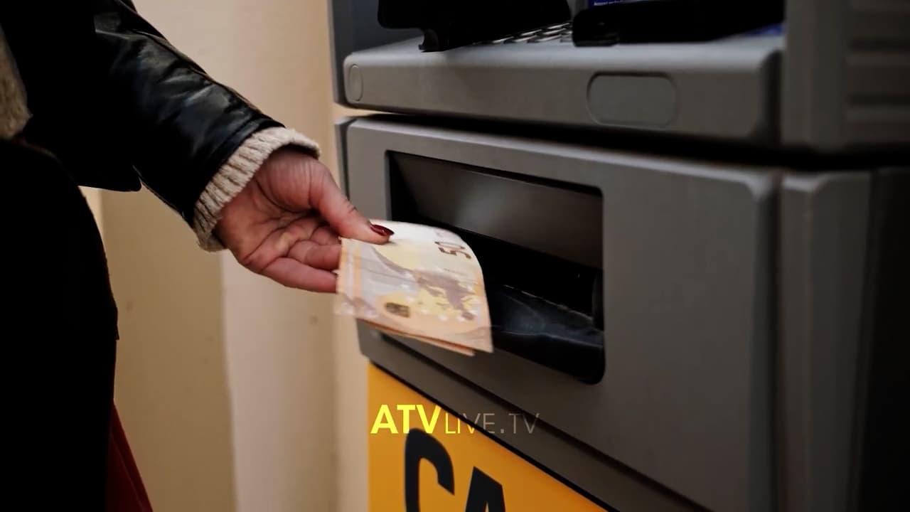 Deponuan para të falsifikuara në bankomat, Policia heton rastin në Prishtinë