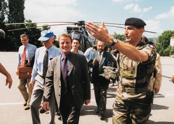 Ambasada e Francës del me njoftim për anulimin e vizitës së Bernard Kouchnerit