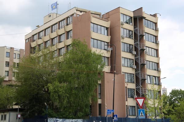 Urdhër-arrest ndaj 21 të akuzuarve për dëbimin e popullsisë nga Kosova