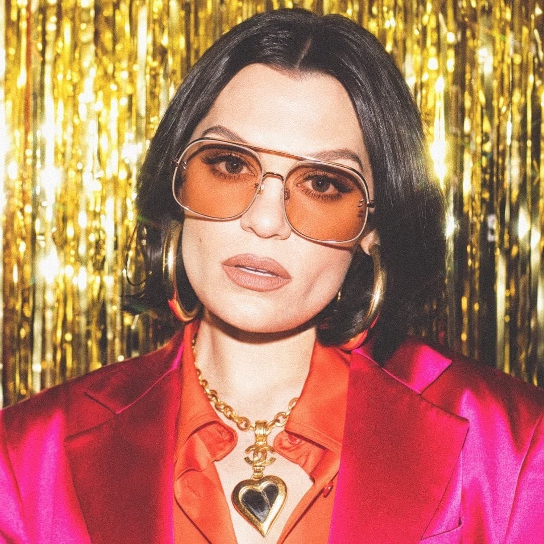 Jessie J flet hapur për sfidat me shëndetin mendor