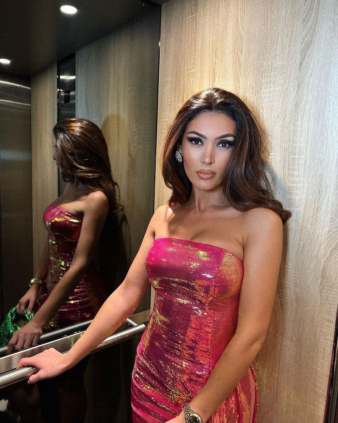Nora Istrefi kthehet pas 15 vitesh, publikon foto nga periudha të ndryshme të jetës së saj