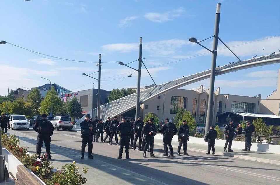 Pas aksionit policor në veri, KFOR-i rrit numrin e ushtarëve mbi Urën e Ibrit