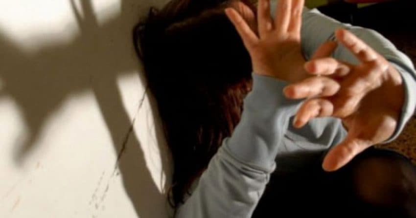 Rrahje mes tri grave në Pejë, njëra merr ndihmë mjekësore