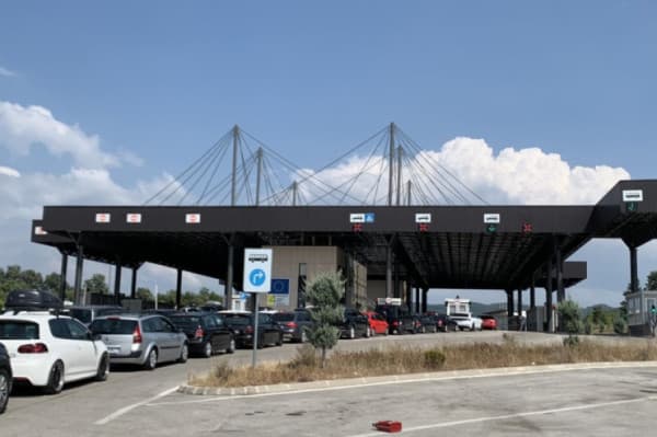 QKMK thirrje mërgimtarëve: Shmangni udhëtimet në pikë-kalimet kufitare me Serbinë