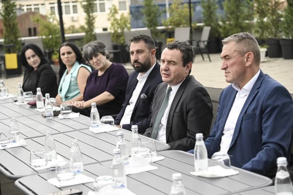 ​Kurti në takim me kryetarin e Leposaviqit, diskutohet qeverisja komunale